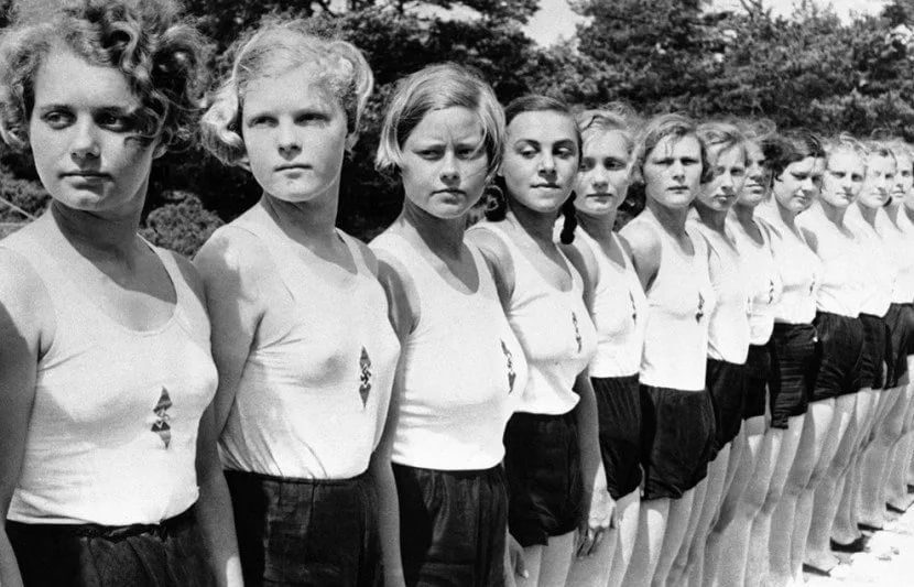 Немецкие Девушки Фото В Купальниках